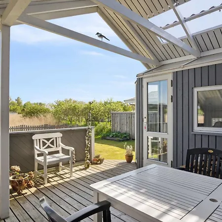 Cozy Summer House In Fons With Sea View Dom wakacyjny