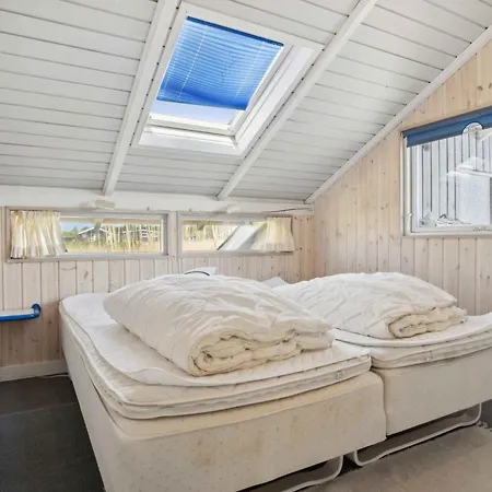 Cozy Summer House In Fons With Sea View Dom wakacyjny