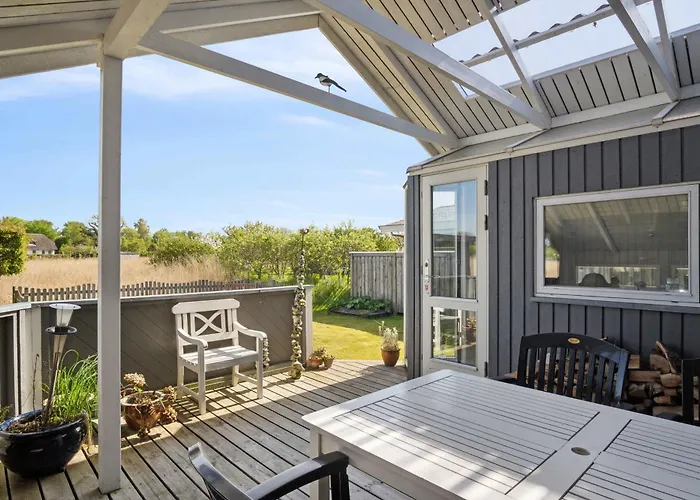 Cozy Summer House In Fons With Sea View Ferienhaus